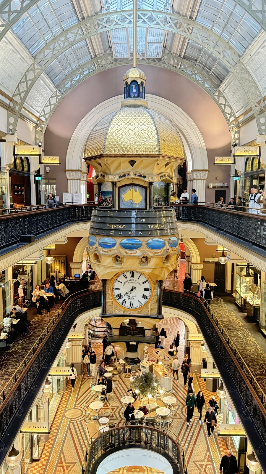 QVB 拱顶与悬挂时钟